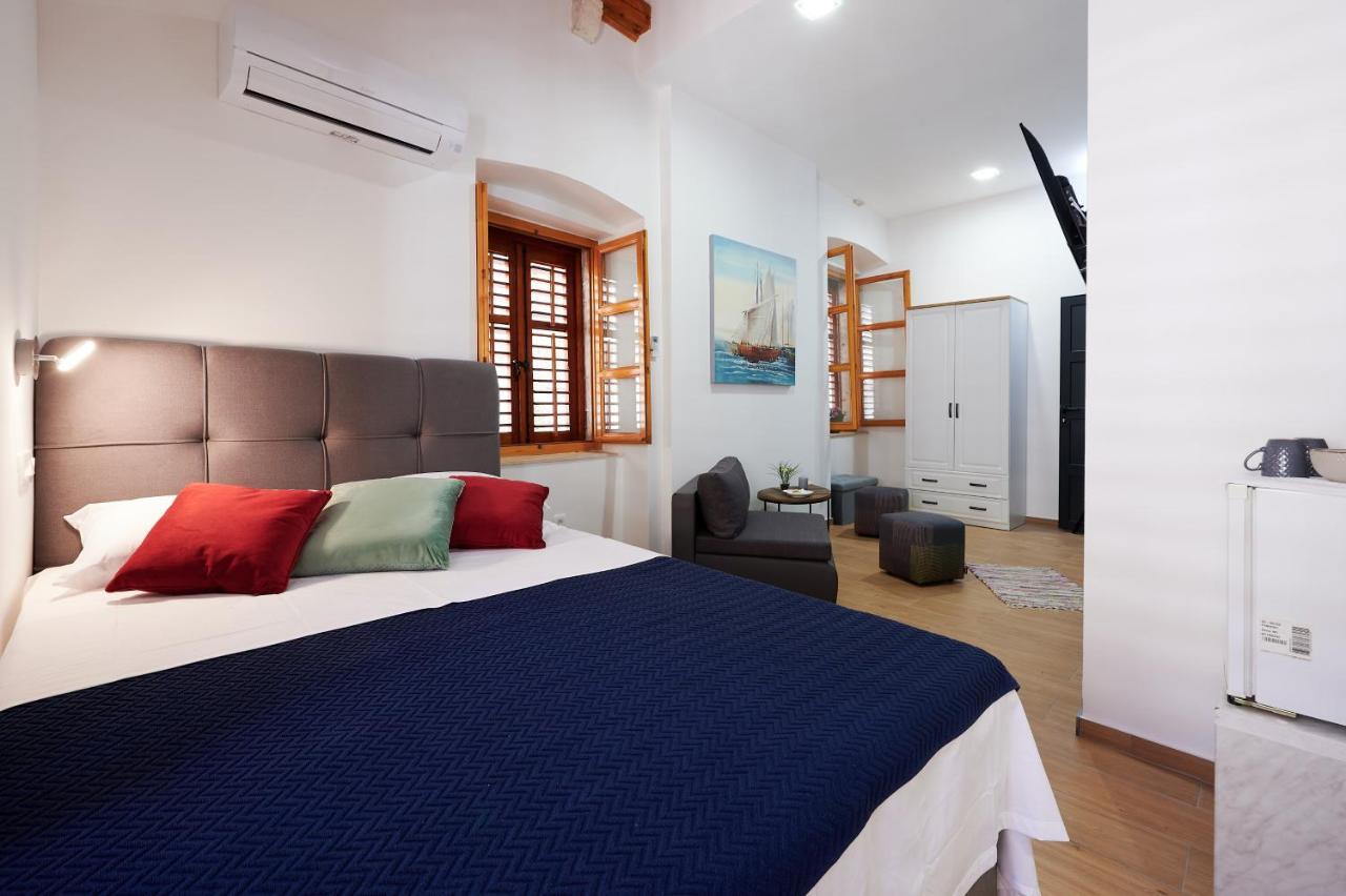 Tomy - Katy Bed & Breakfast Trogir Bagian luar foto