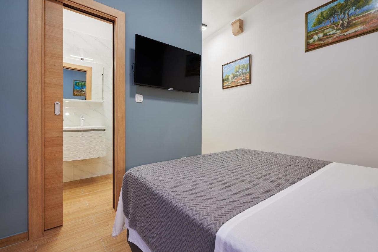 Tomy - Katy Bed & Breakfast Trogir Bagian luar foto